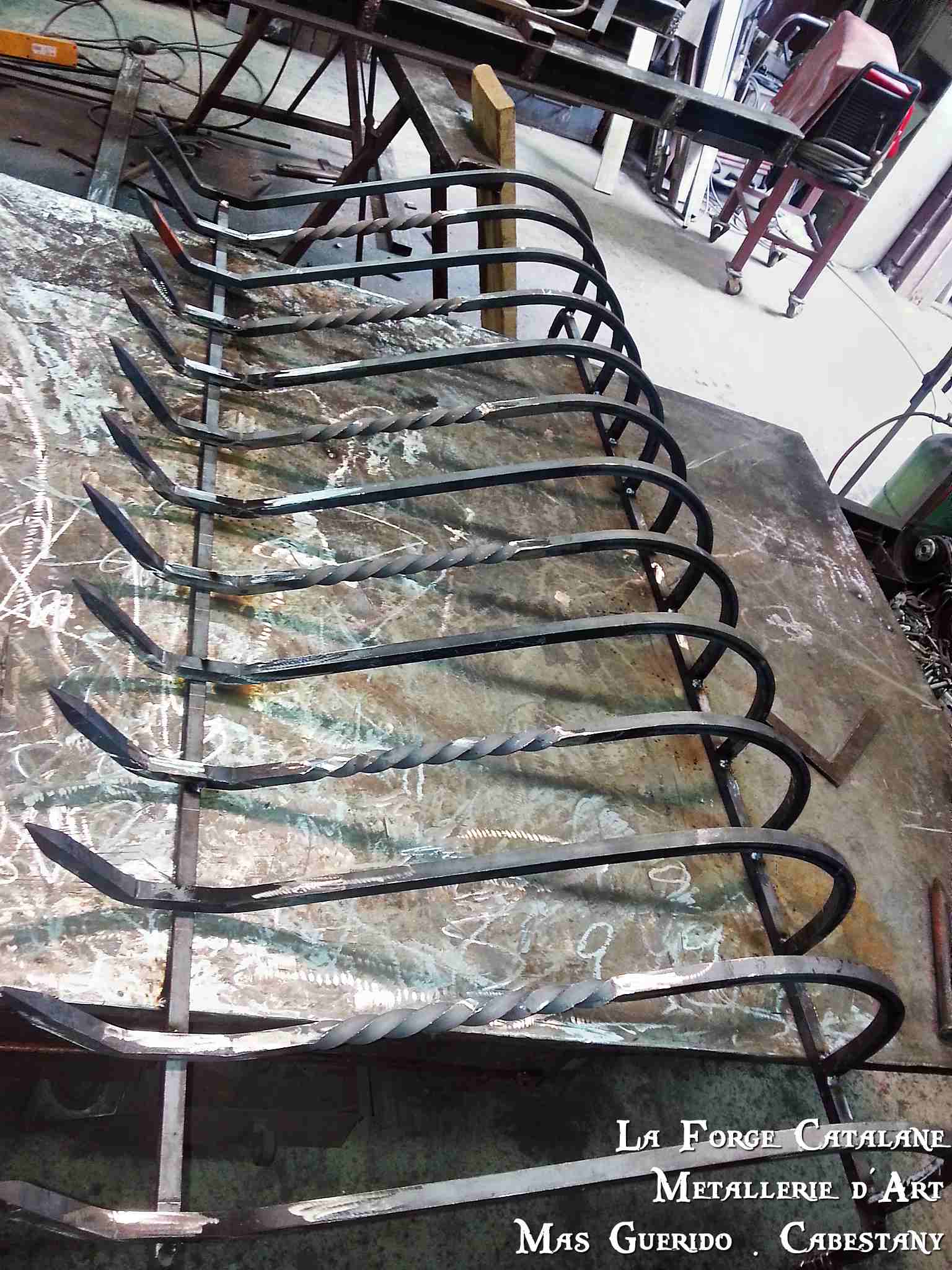 Grille galbee forge catalane.jpg